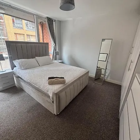 Appartement 2 Bedroom 8 Near Centre, Free Parking