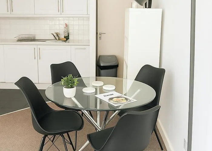 2 Bedroom 8 Near Centre, Free Parking شقة دبلن